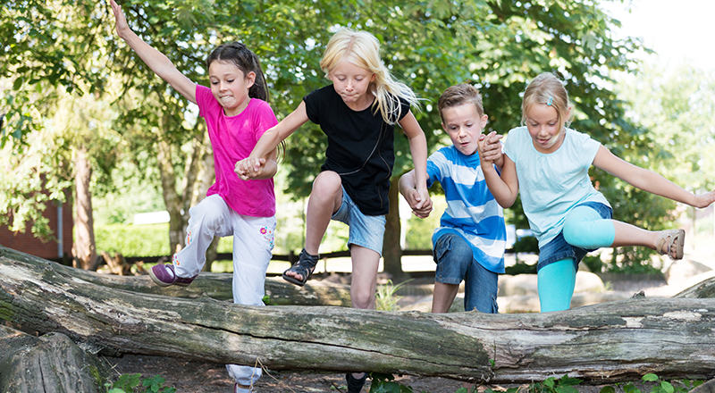 KINDERBETREUUNG